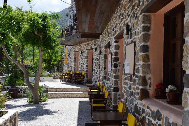 Mandrákion 罗曼特佐旅馆酒店 外观 照片